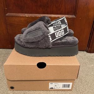 UGG slides size 7